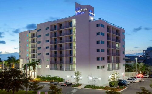 Гостиница Maritime Hotel Fort Lauderdale Cruise Port в Дания Бич