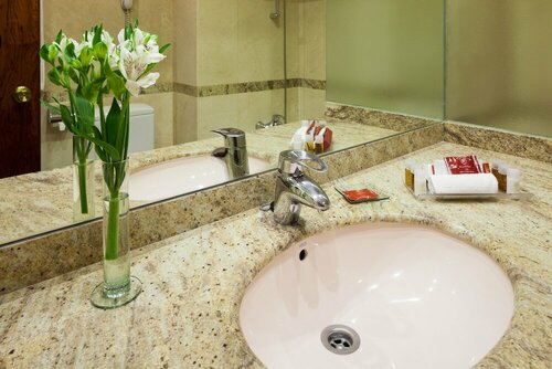 Гостиница Hotel Royal Plaza в Санта-Эулалия-дель-Рио