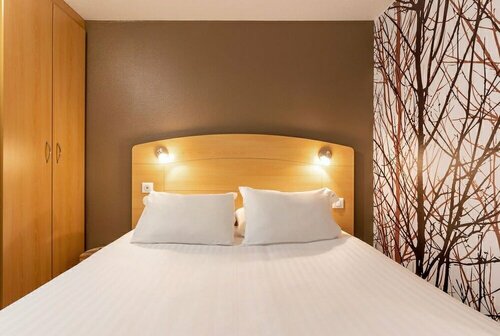 Гостиница Sure Hotel by Best Western Plaisir в Плезире