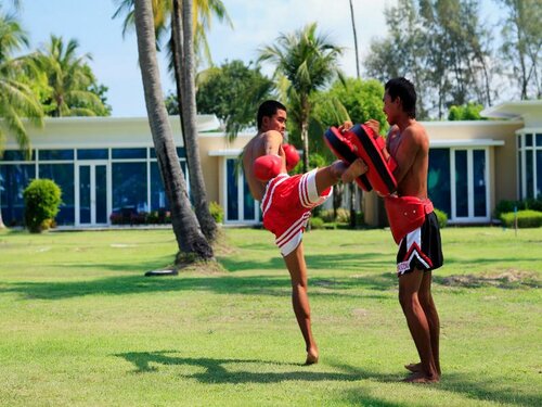 Гостиница Splash Beach Resort на Пхукете