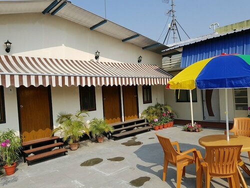 Hotel Rushabh Home
