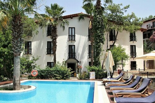 Гостиница Baga Hotel  в Ментеше