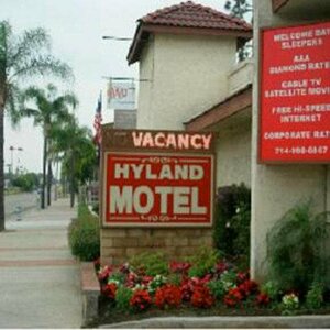 Гостиница Hyland Motel Brea