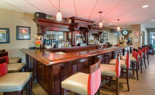 Гостиница Comfort Suites Bethlehem Near Lehigh University and Lvi Airport в Бетлехеме
