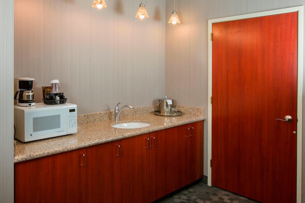 Фото Courtyard by Marriott Portland Tigard