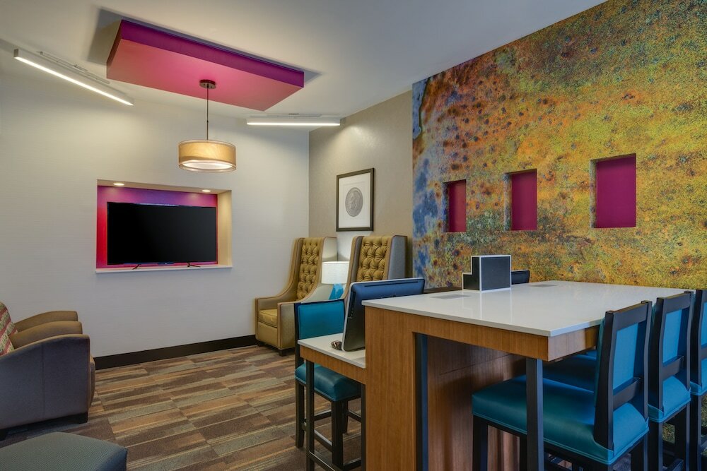 Фото Holiday Inn Express Washington DC East Andrews AFB by IHG