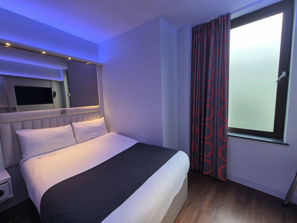 Фото Point A Hotel London Liverpool Street