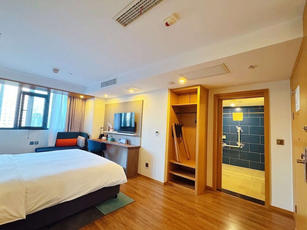 Фото Holiday Inn Express Qingdao City Center