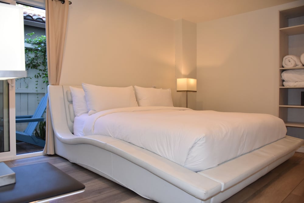 Фото Franciscan Inn & Suites