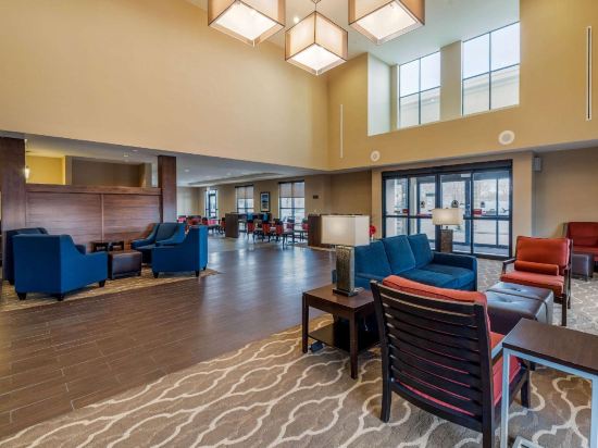 Фото Comfort Suites Denver near Anschutz Medical Campus