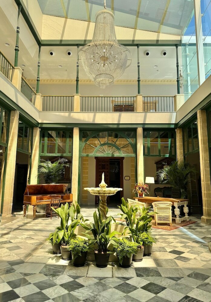 Фото Hotel Duques de Medinaceli