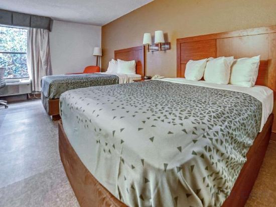 Фото Quality Inn Raleigh near Walnut Creek Amphitheatre