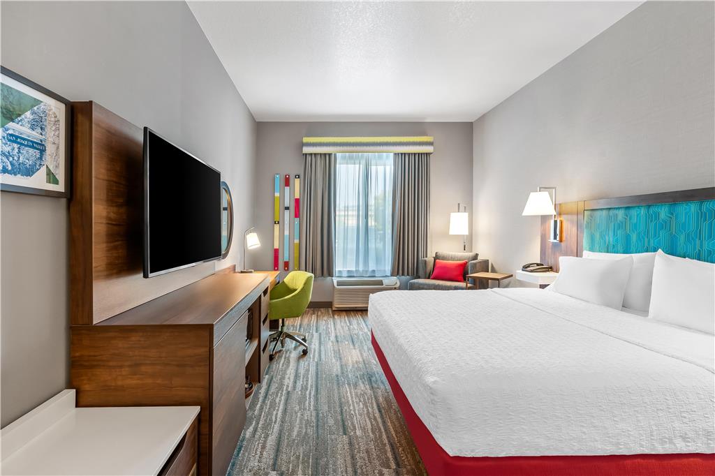 Фото Hampton Inn & Suites Lathrop