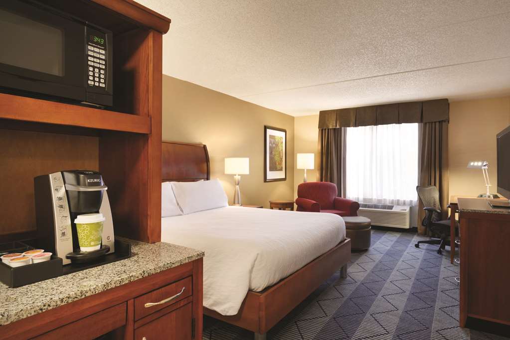 Фото Hilton Garden Inn Lancaster