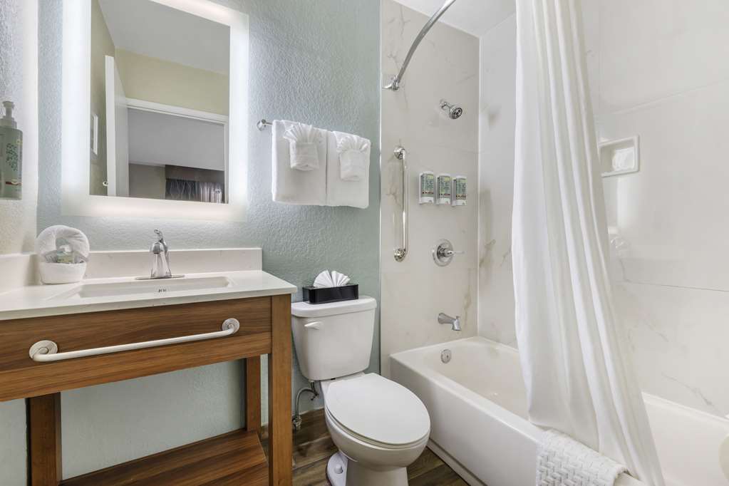 Фото Best Western Carlsbad by the Sea