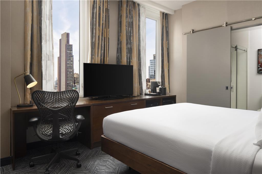 Фото Hilton Garden Inn New York/Midtown Park Avenue