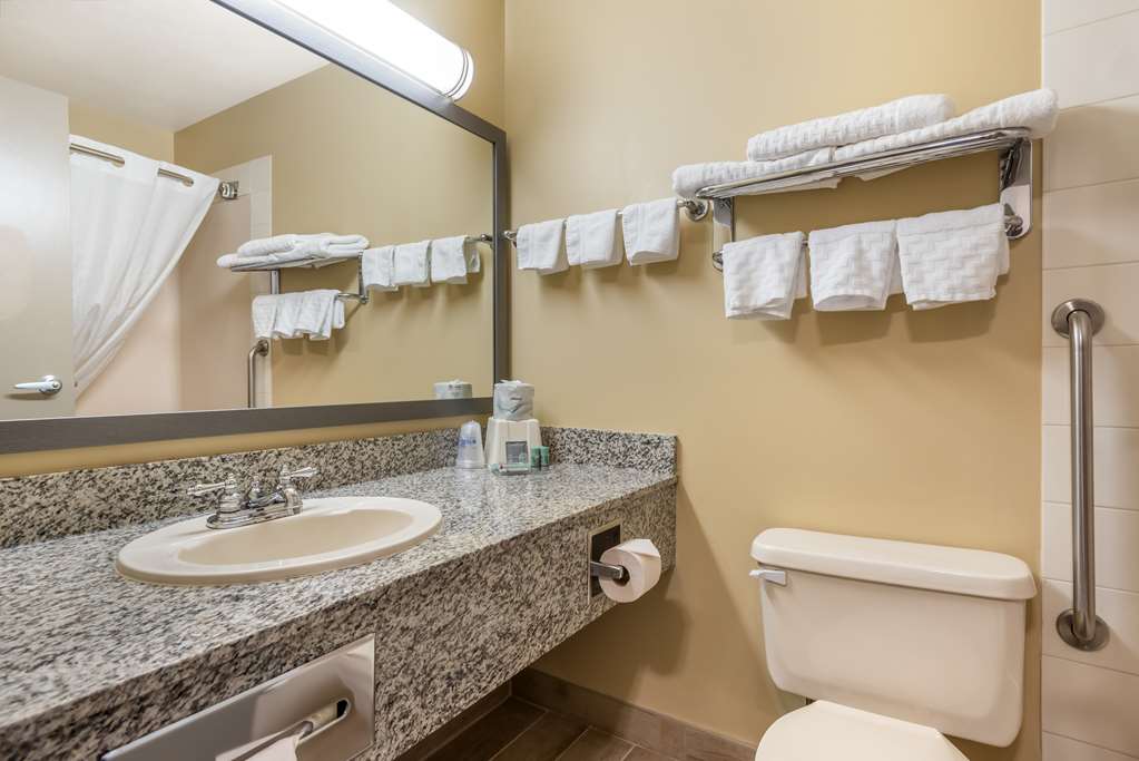 Фото Best Western Strathmore Inn