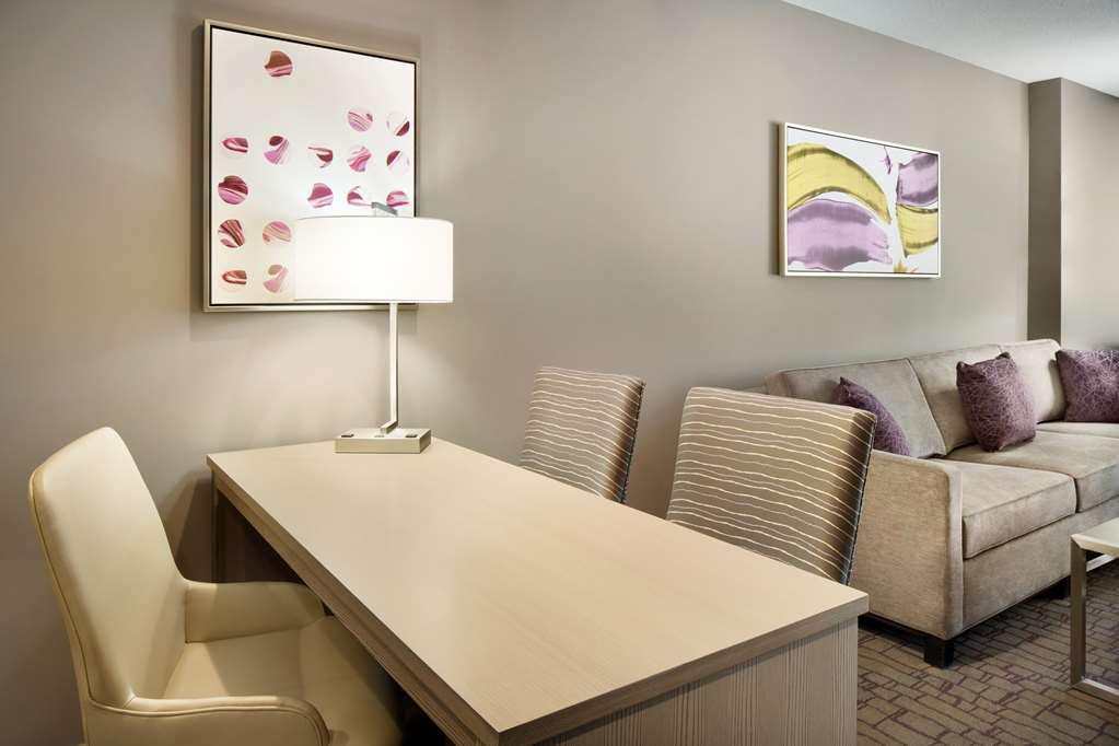Фото Embassy Suites by Hilton Charlotte Uptown