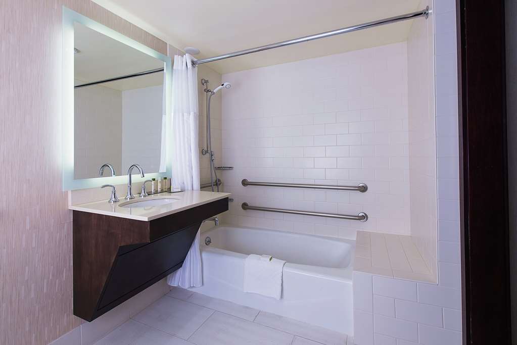 Фото DoubleTree by Hilton Hotel San Diego - Mission Valley