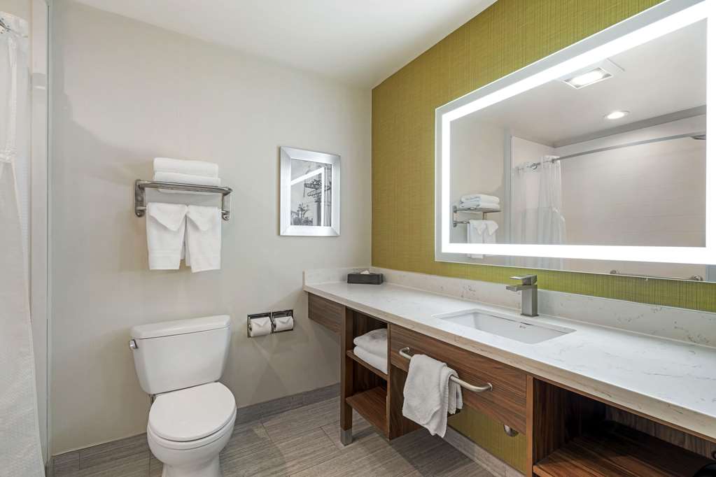 Фото Best Western Plus Gardena Inn & Suites