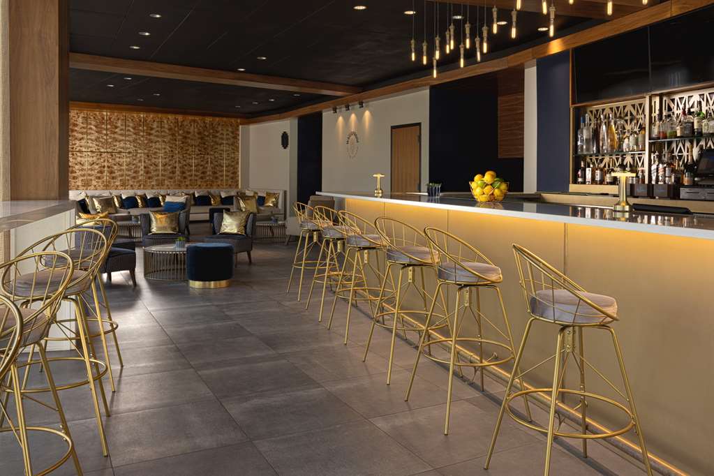 Фото The Statler Dallas Curio Collection by Hilton