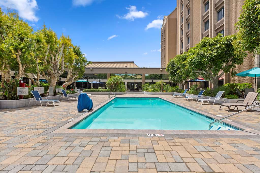 Фото Doubletree by Hilton Whittier Los Angeles