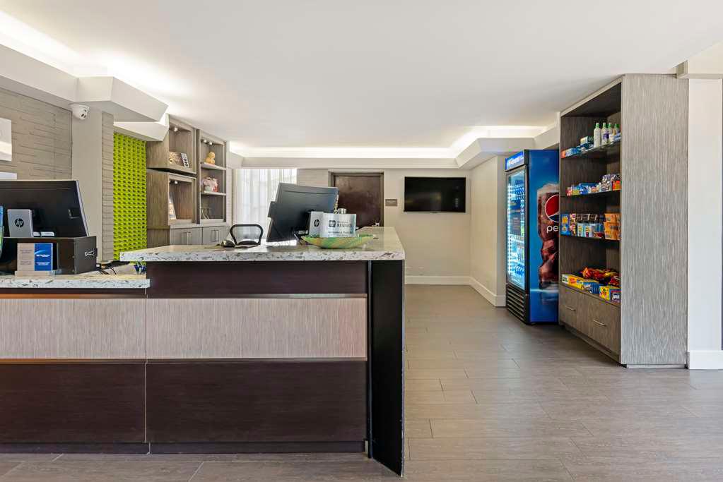 Фото Best Western Plus Austin Central