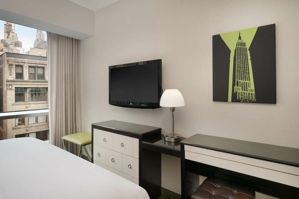 Фото Best Western Premier Herald Square