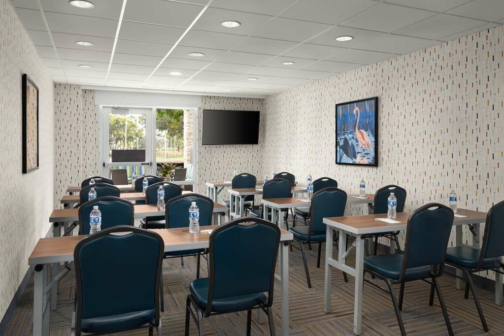 Фото Home2 Suites by Hilton Miramar Ft Lauderdale
