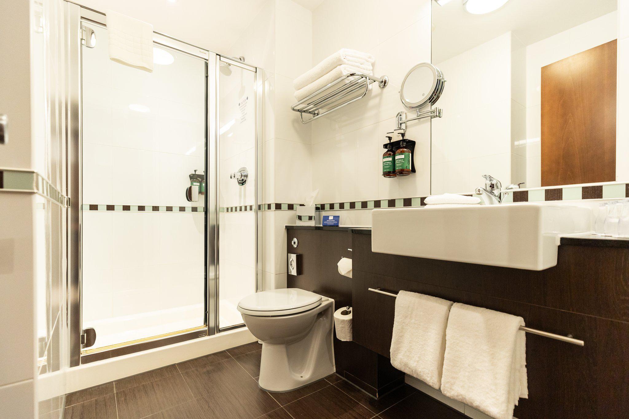 Фото Crowne Plaza London - Gatwick Airport