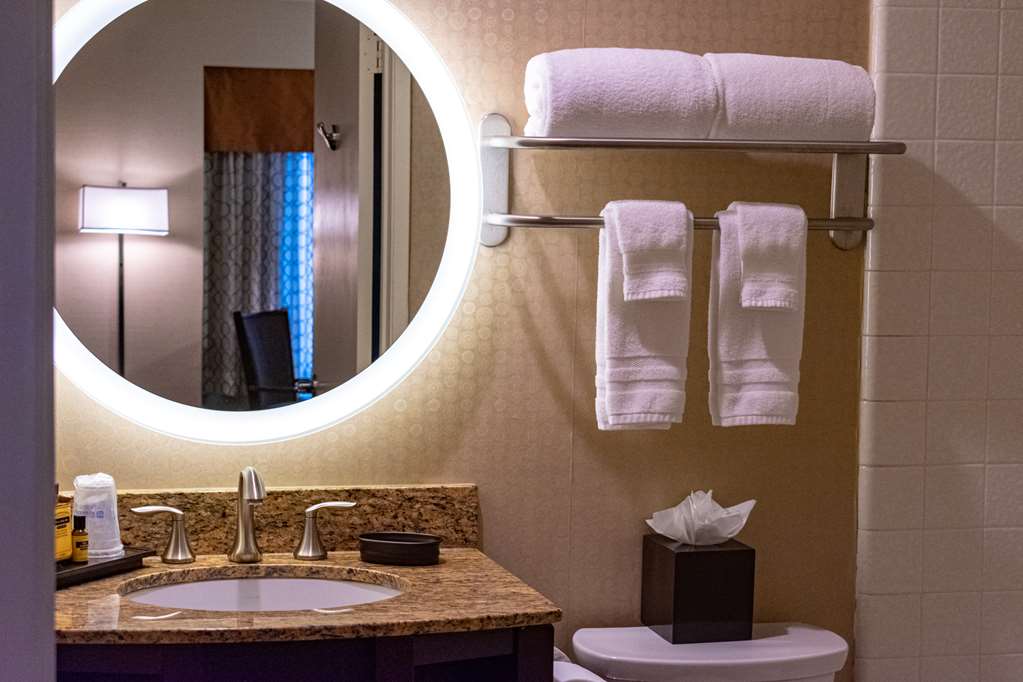 Фото Best Western Plus Suites Hotel Coronado Island