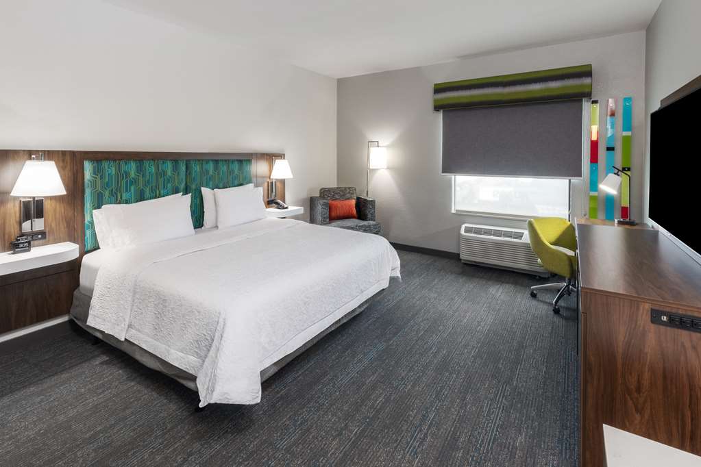 Фото Hampton Inn & Suites Dallas I-30 Cockrell Hill