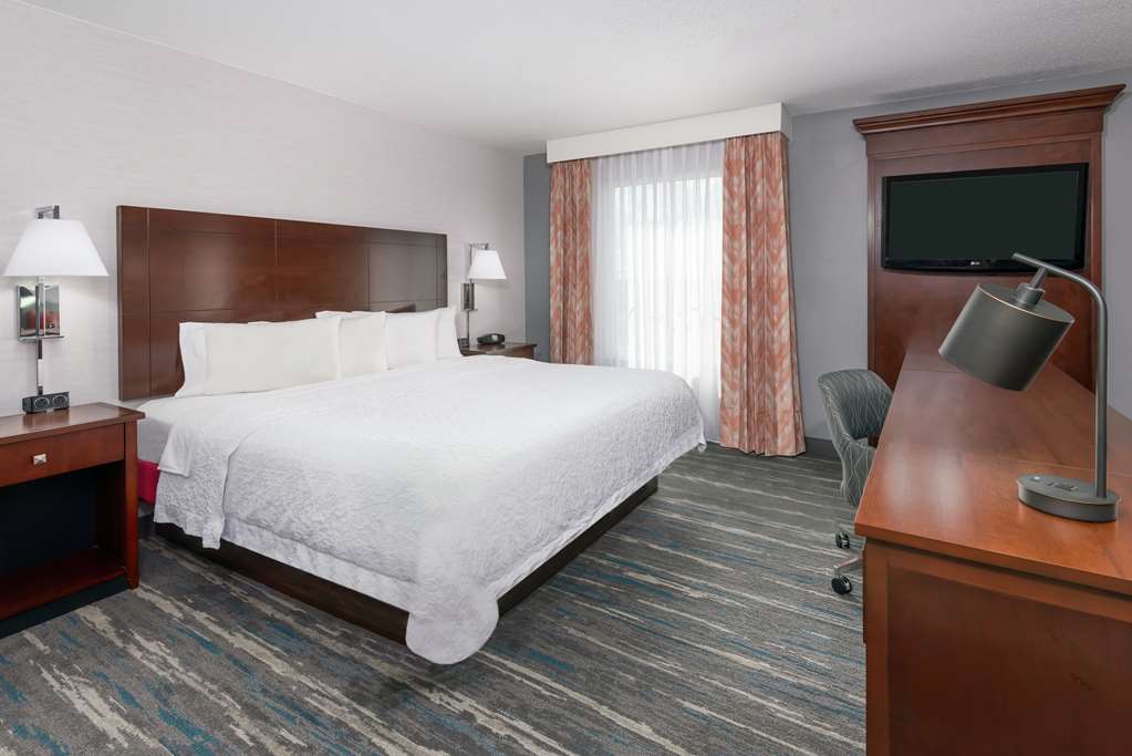 Фото Hampton Inn & Suites Orlando Airport @ Gateway Village