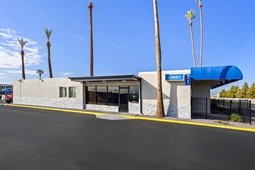 Гостиница SureStay Hotel by Best Western Phoenix Airport в Финиксе