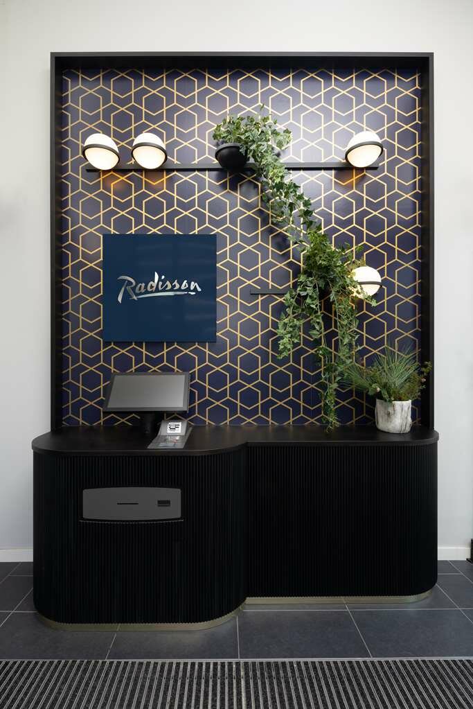 Фото Radisson Hotel & Suites Zurich 