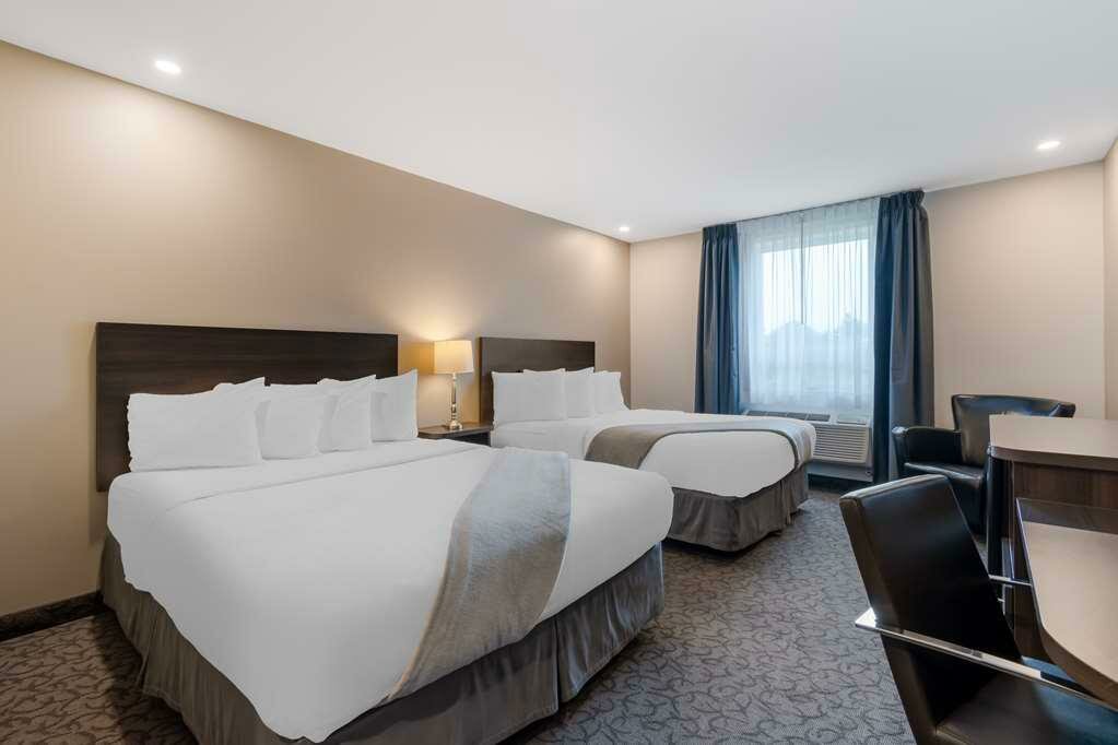 Фото Villa Inn & Suites SureStay Collection by Best Western