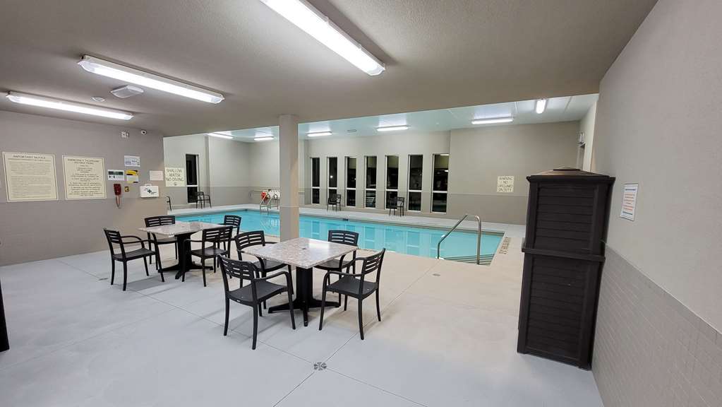 Фото Best Western London Airport Inn & Suites
