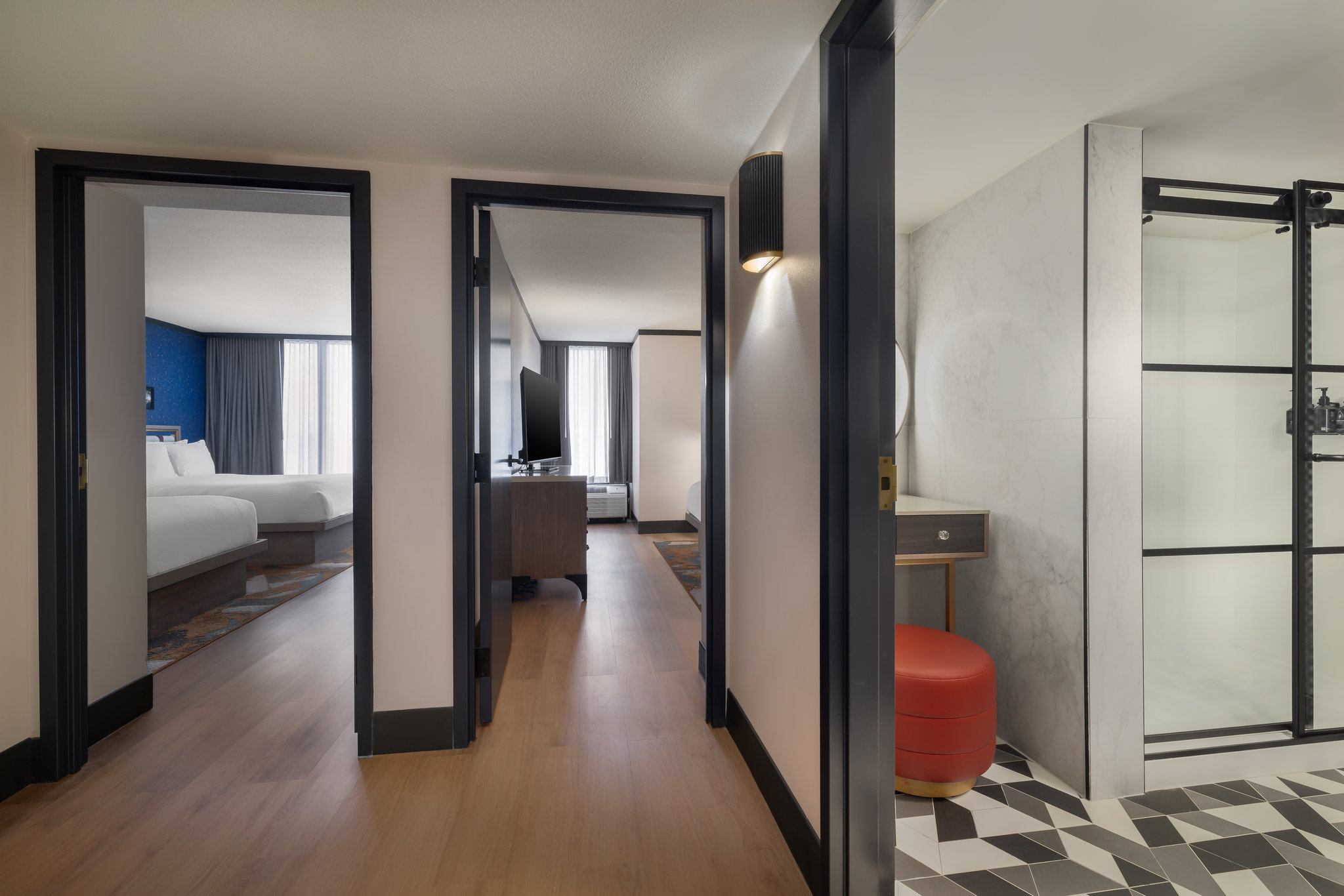 Фото Troy Inn & Suites