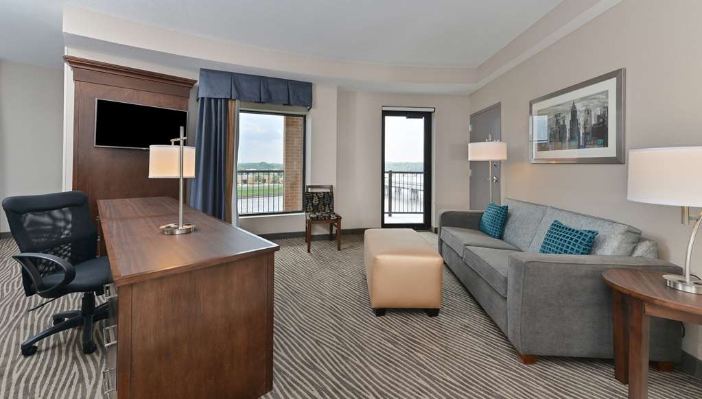 Фото Hampton Inn & Suites Des Moines Downtown