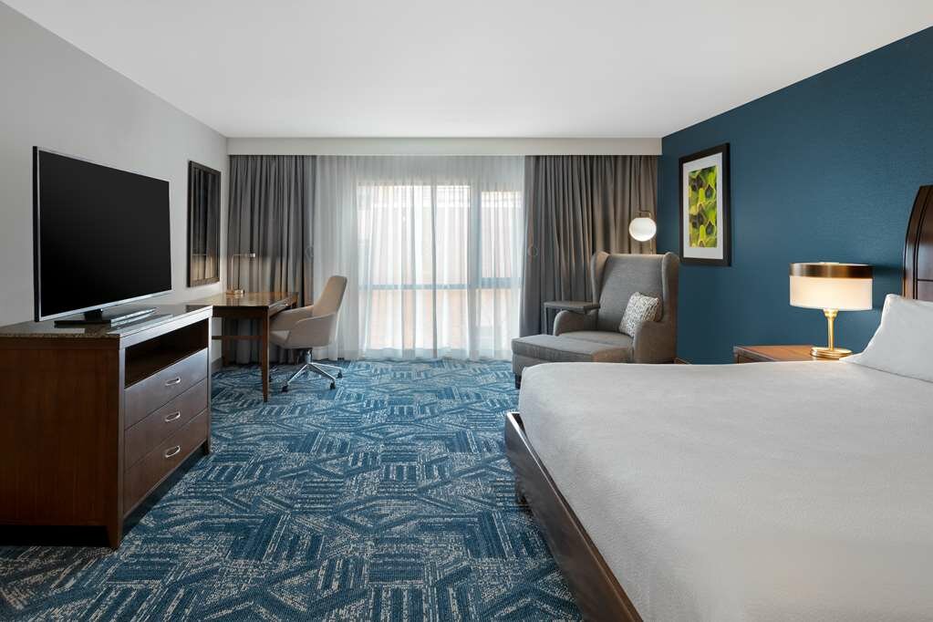 Фото Hilton Garden Inn Burlington Downtown