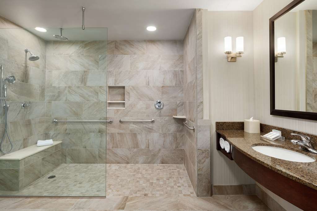 Фото Hilton Garden Inn Stony Brook