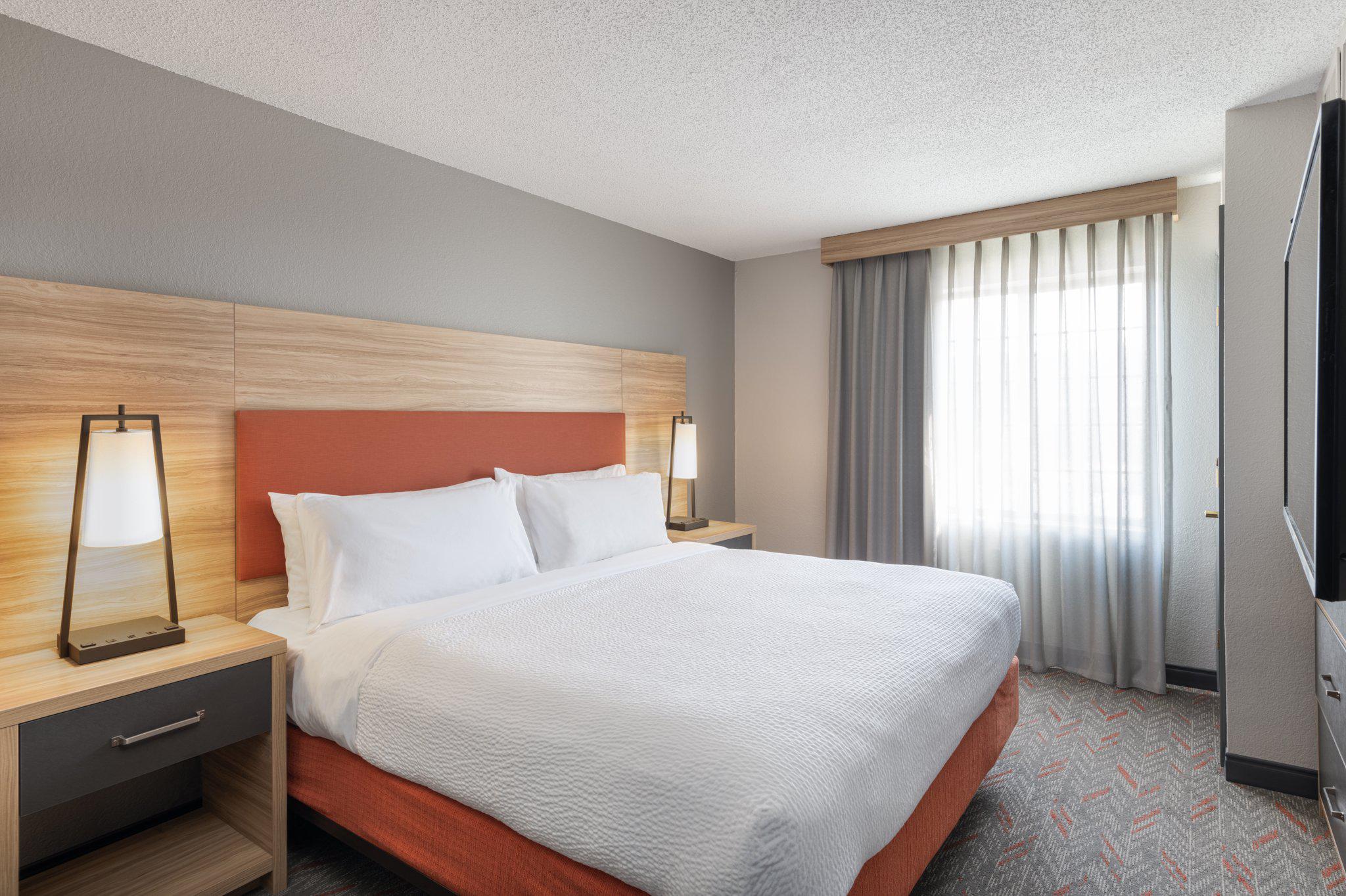 Фото Candlewood Suites Eagan Arpt South - Mall Area, an Ihg Hotel