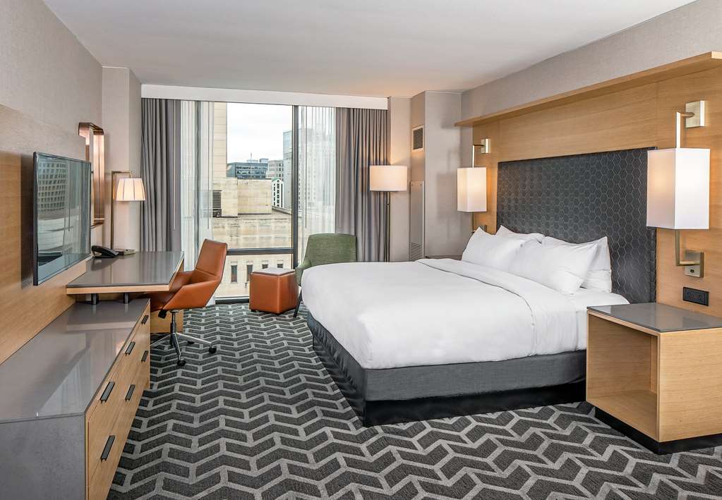Фото Hilton Des Moines Downtown