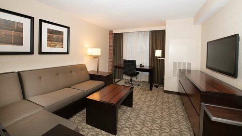 Гостиница DoubleTree by Hilton Hotel and Suites Charleston Airport в Гус-Крик