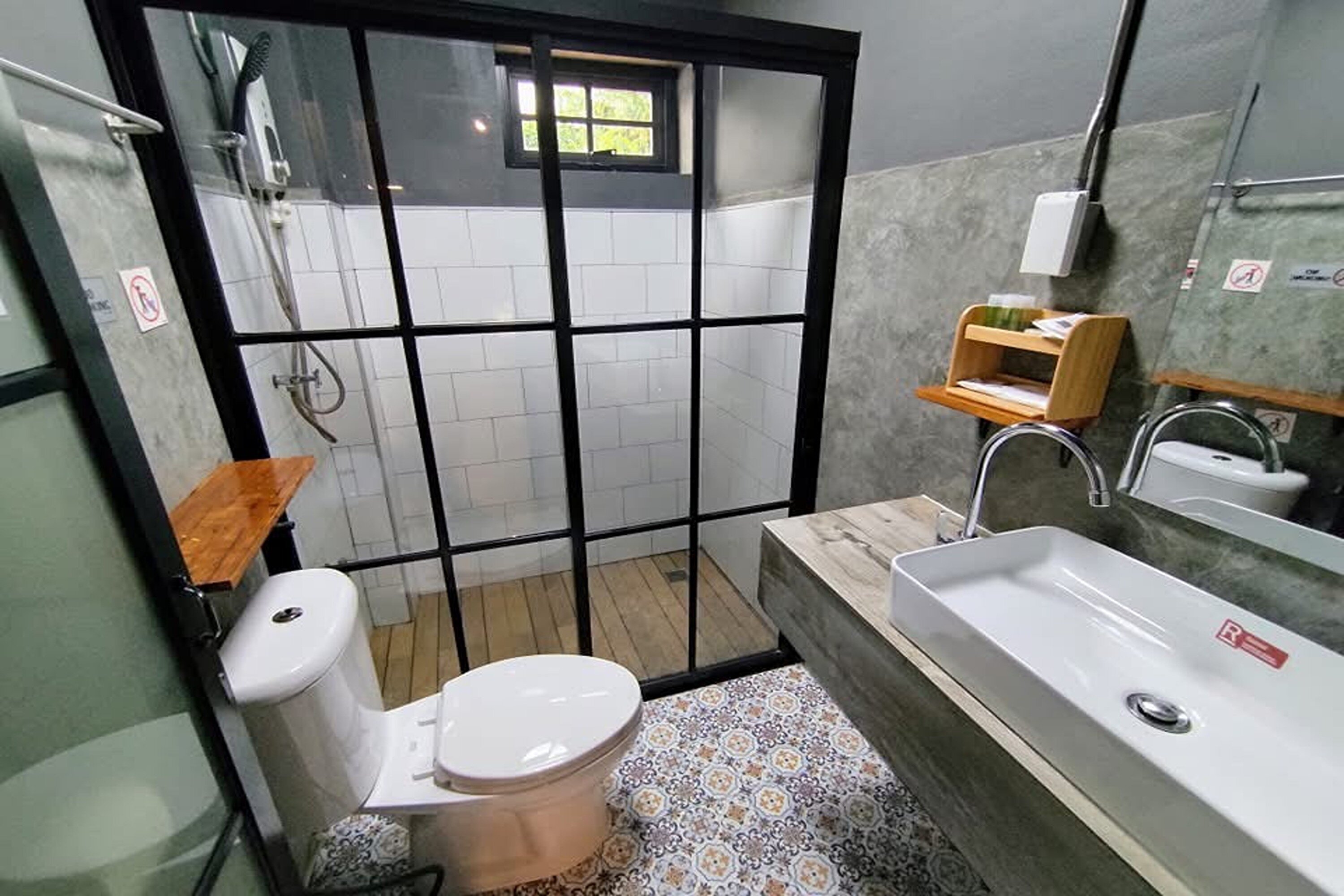 Фото Tanwa Hotel