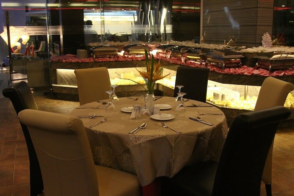 Фото Hotel The Cox Today