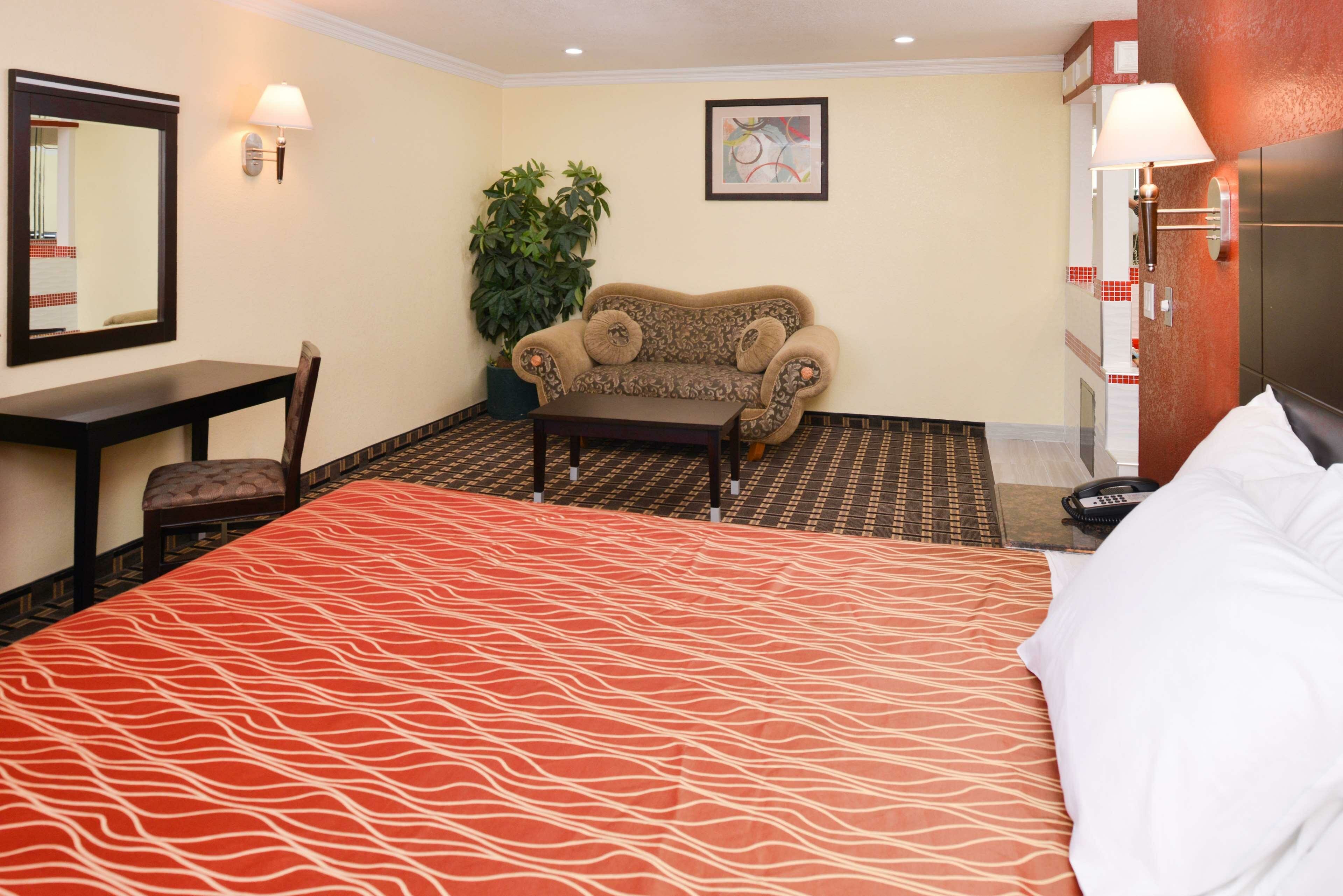 Фото Americas Best Value Inn Rialto