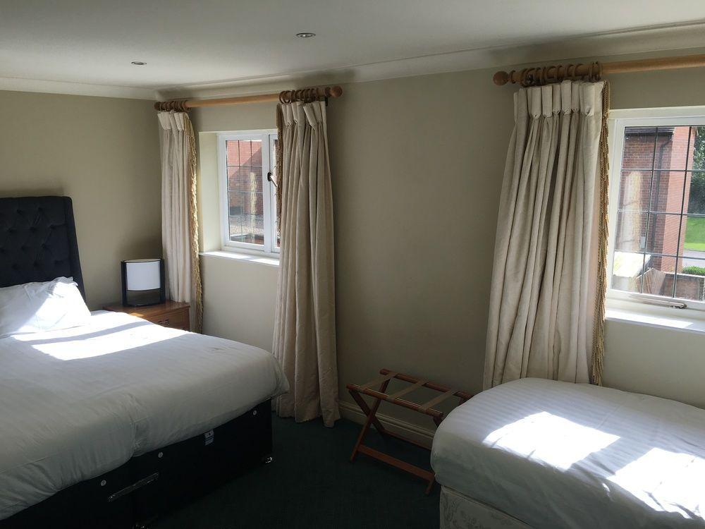Фото Risley Hall Hotel