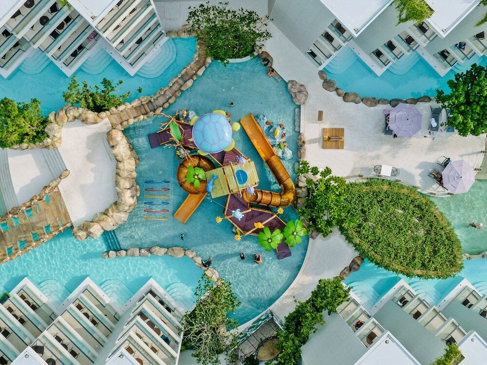 Фото Phuket Emerald Beach Resort