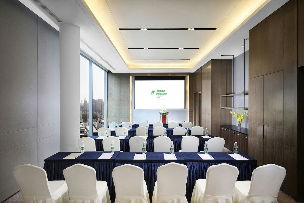 Фото Holiday Inn Shanghai Huaxia, an Ihg Hotel